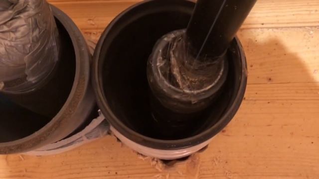 Коммуникации в каркасном доме на винтовых сваях.