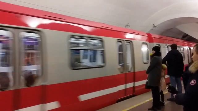 Юбилейный приехал на станцию Невский проспект смотреть онлайн