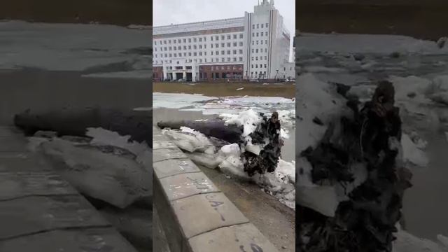 Ледоход на реке Томь в Томске. 14 апреля 2024