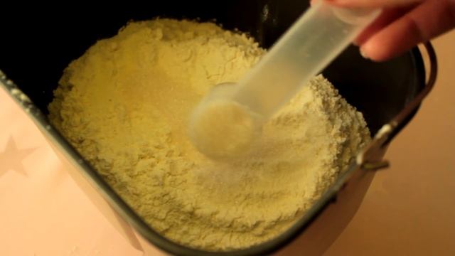 Тесто в хлебопечке мулинекс. Дрожжевое тесто в хлебопечке. смотреть онлайн