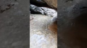 По воде в резиновых сапогах к Салтинскому водопаду по ущелью