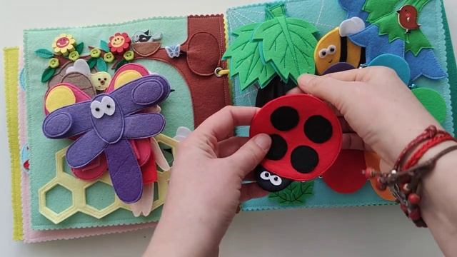 Развивающая мягкая книжка для девочки 1+