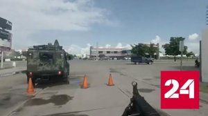 Боевики мексиканского наркокартеля устроили уличные бои - Россия 24