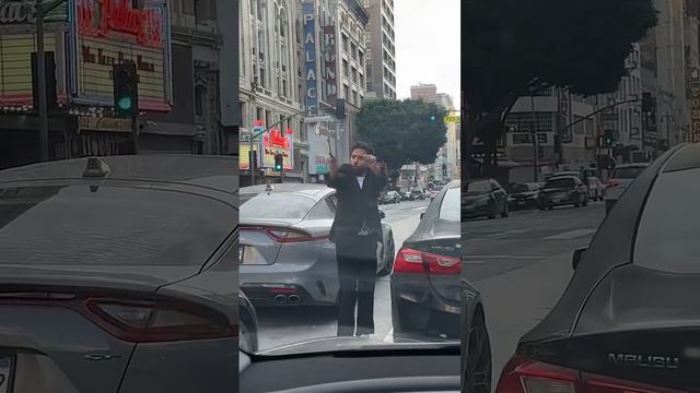 Bored in traffic 🎶 смотреть онлайн