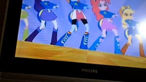 Девочки Эквестрии песня в столовой рус. озв.