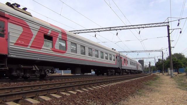 ЭП1М-435 с поездом №188 Архангельск — Новороссийск смотреть онлайн