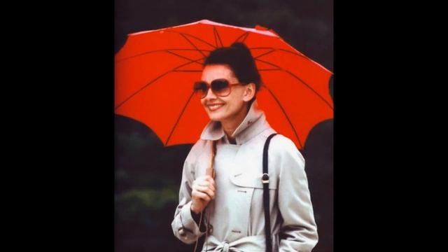 Audrey Hepburn. Одри Хепберн. А Хоралов . Странный мир .??✨?♊??? 55 смотреть онлайн