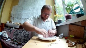 резьба по дереву для часы Deaf