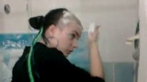 Упоротая Люся бреется налысо XDD!!!