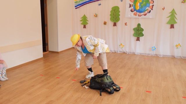 На этой земле жить мне и тебе