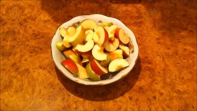 Курица запеченная с яблоками. Http://leoanta.ru/