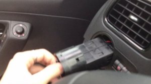 Как снять переключатель света с а/м Polo Sedan