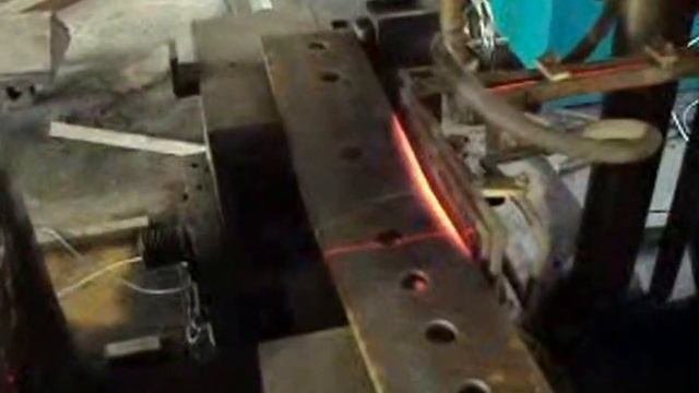 Индукционный нагреватель для нагрева стальной гибки