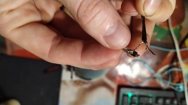 Очень грамотный ремонт мини-джек 3.5 мм от наушников! смотреть онлайн