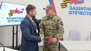 Серба, заключившего контракт в Югре, наградили за участие в СВО