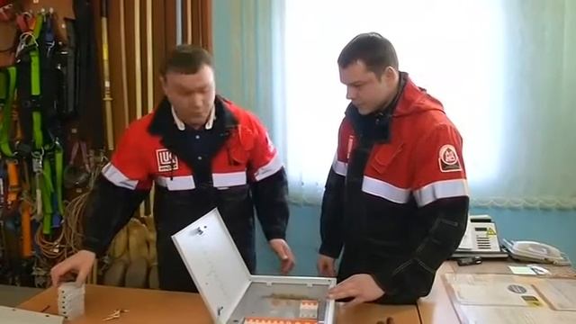 12+ Профессионалы 18 выпуск Электромонтёры 16.02.17 смотреть онлайн