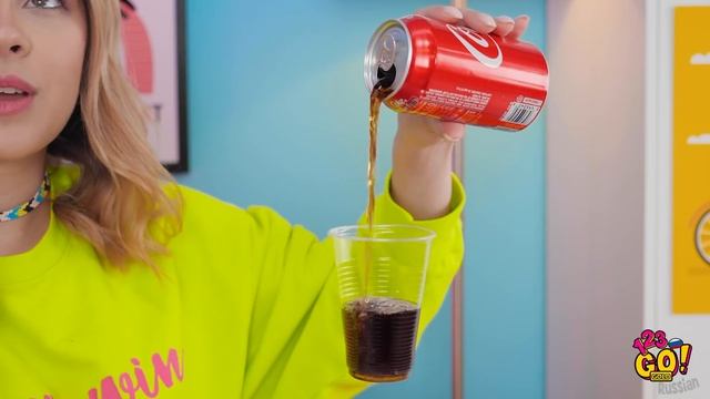 ПРОНОСИМ СНЕКИ КУДА УГОДНО! || Смешные лайфхаки с едой от 123 GO! GOLD смотреть онлайн