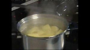 Жареные шведские ФРИКАДЕЛЬКИ с луковым СОУСОМ.  Мужская еда с Андреем Бугайским. Выпуск №52