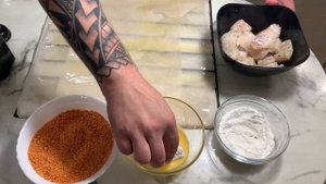 Как приготовить рыбные наггетсы в духовке/ Хрустящие рыбные палочки