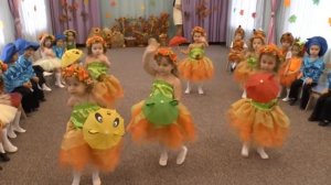 Танец с зонтиками. Ясельная группа детсада № 160 г. Одесса 2016.