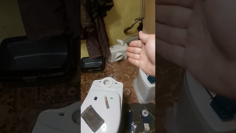 Строю в доме туалет