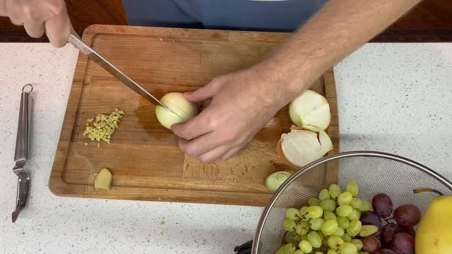 Свиные ребрышки с грушей и виноградом (божественный маринад за 60 минут)