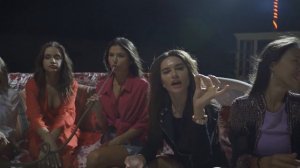 2Scratch - SHE WOLF (DOVERSTREET Remix) [dukXSnJ_snU]