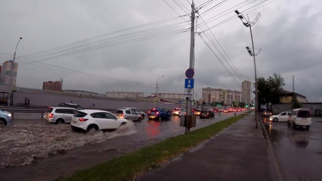 Ливень в Красноярске. Потоп на ул. Шахтеров. 20.06.2021