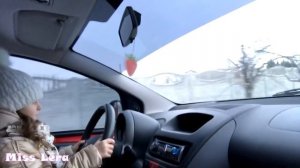 Сама за рулём хотела BMW а еду на пыжике