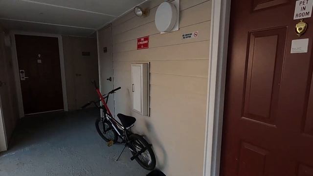 +100 NEW ENGLISH VOCABULARY WORDS AT AN AMERICAN HOTEL смотреть онлайн