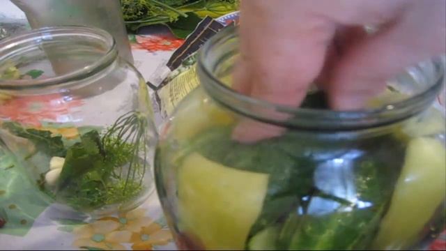 Огурцы с болгарским перцем и лимонной кислотой