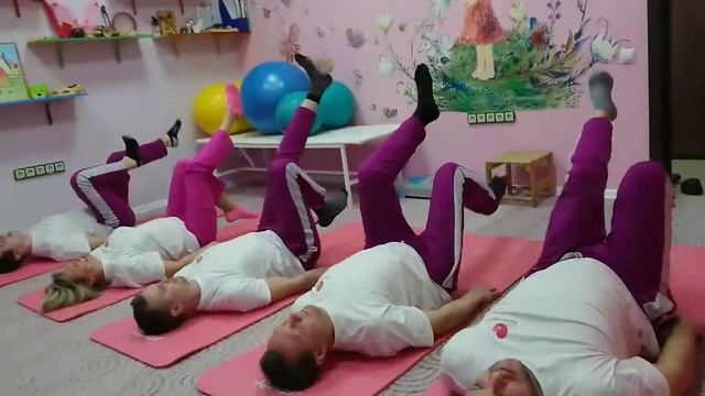 Новогодняя зарядка от наших инструкторов с чувством юмора смотреть онлайн