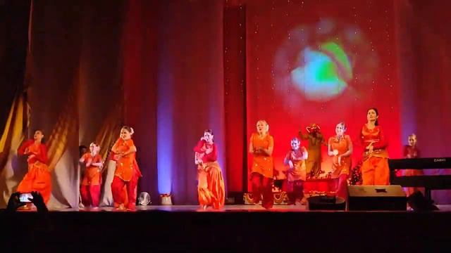 Russian girls dancing in hindi bollywood song смотреть онлайн