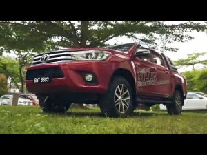 Доводчик задней двери TOYOTA HILUX 2015+