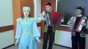 «Төймә" Татарска игровая песня. Исполнитель Ярмухаметова Гульфина