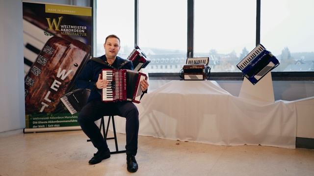 Аккордеон Вельтмайстер Рубин 1/2 половинка 60 басов. Weltmeister Rubin 1/2 60 bass смотреть онлайн