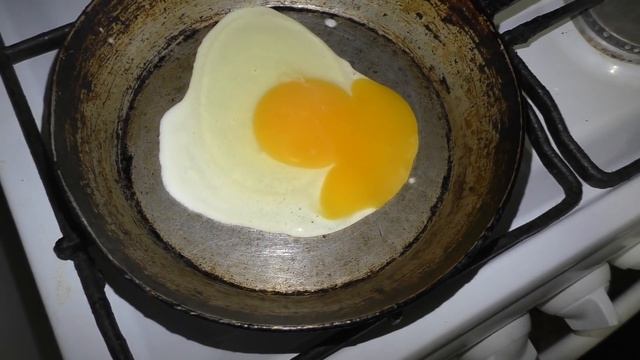 ПОПРОБУЙТЕ ЭТОТ СПОСОБ и К СТАРОЙ СКОВОРОДЕ НИ ЧЕГО НЕ ПРИГОРАЕТ ДАЖЕ БЕЗ МАСЛА! смотреть онлайн