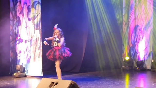 Riana Nuz - Circus | ריאנה נוז- קרקס - Camerton 2019 смотреть онлайн