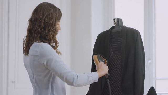 How to steam a jacket with your IXEO Power? | Tefal смотреть онлайн