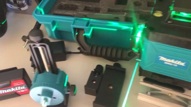 Лазерный уровень Makita 16 линий