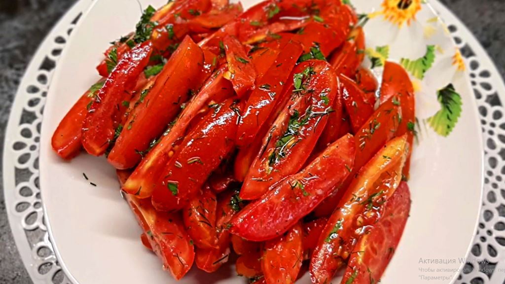 Ароматная и вкусная закуска из помидоров.mp4 смотреть онлайн