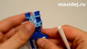 Буква А из резинок на рогатке | Letter A Charm Rainbow Loom