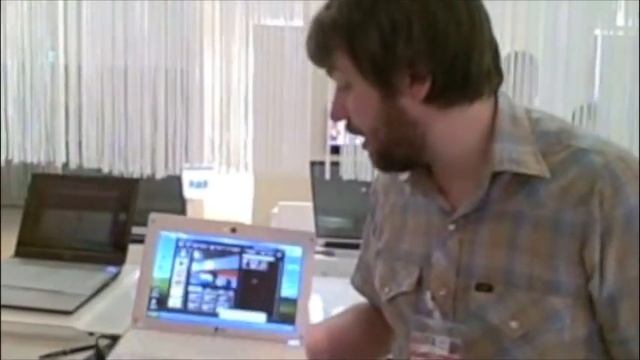 IFA 2008: Hands on with the LG X110 netbook смотреть онлайн