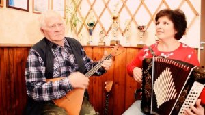 Звучит балалайка и гармонь