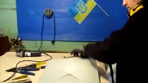 Вырезаем отверстие и круг в листовой стали.