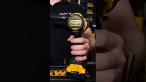 Аккумуляторная ударная дрель-шуруповерт DeWALT DCD996P2?