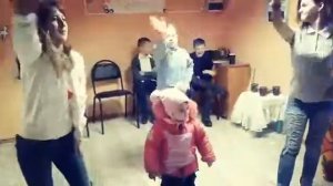 Лёгкий танец на день мамы