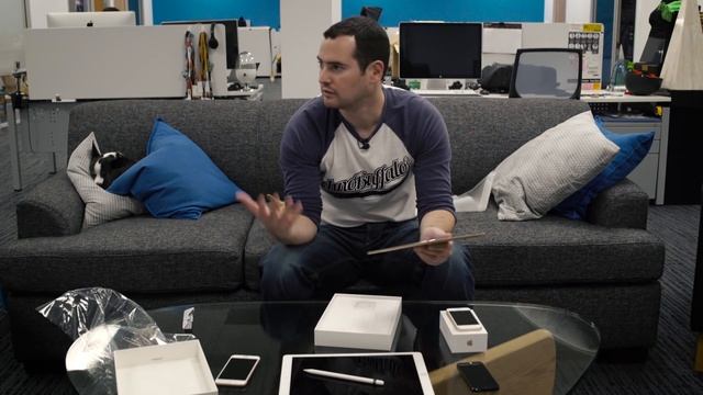 iPad Pro 9.7 Unboxing: Does Size Matter? смотреть онлайн