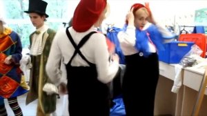 СПЕКТАКЛЯ "АЛИСА В СТРАНЕ ЧУДЕС"/ЗАКУЛИСЬЕ