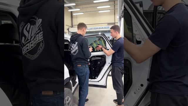 Разбор двери Hyundai Santa Fe